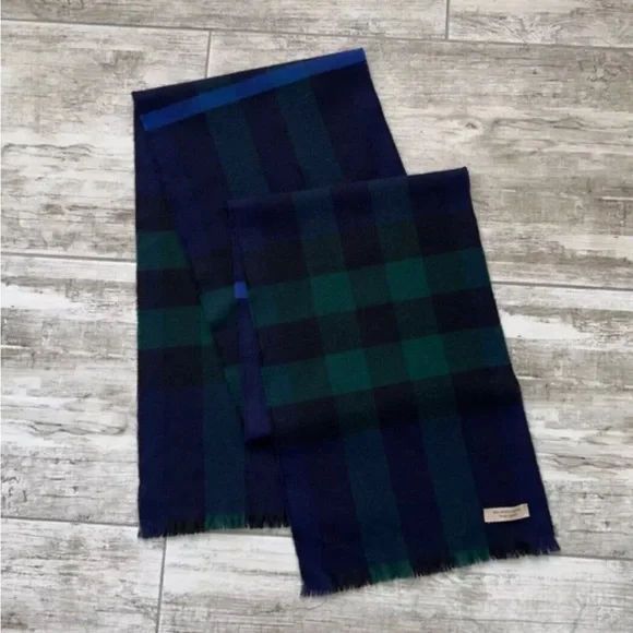Burberry Unisex Check Nova Plaid Logo Navy Wool Cashmere Scarf Shawl 176 x 28 cm - Picture 1 of 3